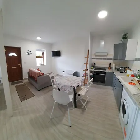 아파트 Acres - Peaceful, With Spectacular Views!! 슬라이고